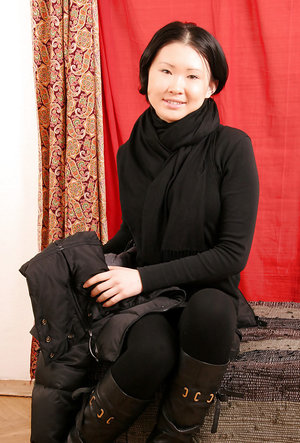 18 year old braces clad cutie Liza Rowe stripping naked if you please